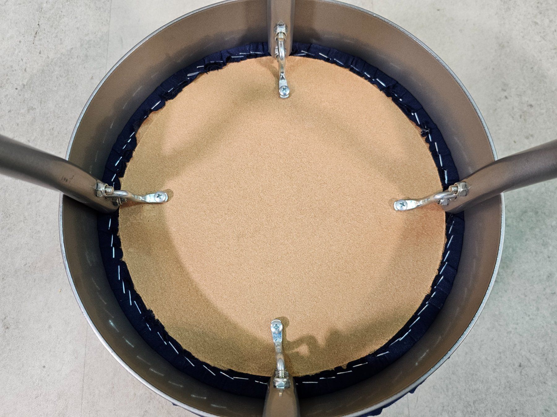 Ikea Sgabelli: 1995 IKEA Uri Stool by Per Ivar Ledang, Postmoderner Hocker – Usato da Nottwil venduto da Wondewa-Shop 7