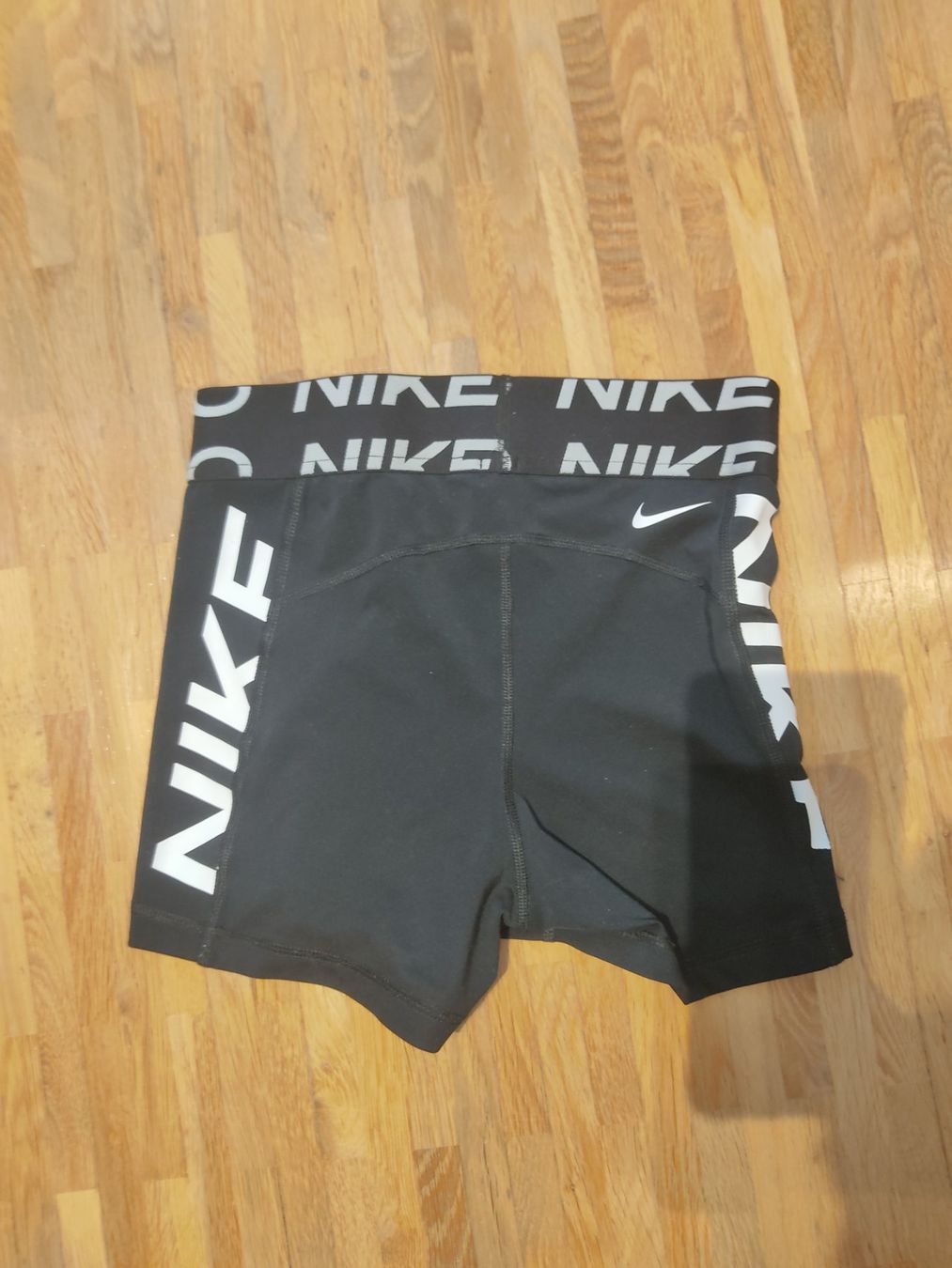 Nike Pantaloni: Nike Hosen Grösse S – Usato da Oberwil BL venduto da jbu_tfp2 1