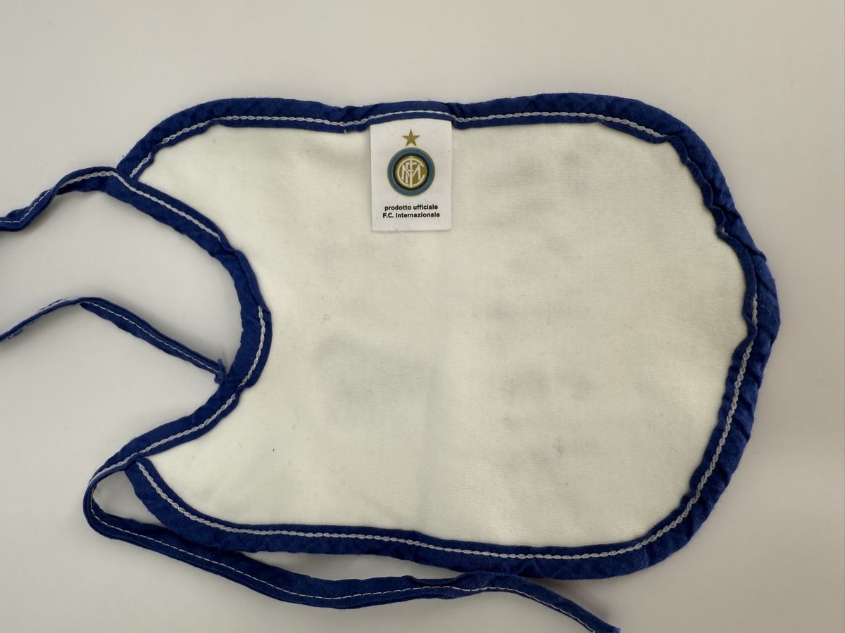 Pasti del neonato: Baby Lätzchen Inter Mailand  – Usato da Auenstein venduto da moin. 1