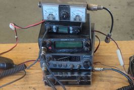 CB Funkgeräte mit Zubehör und Antennen Tester