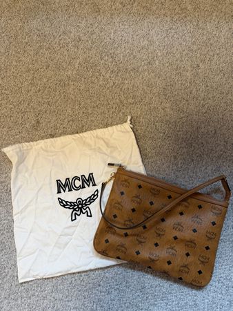 MCM Clutch Tasche Cognac mit Staubbeutel guter Zustand