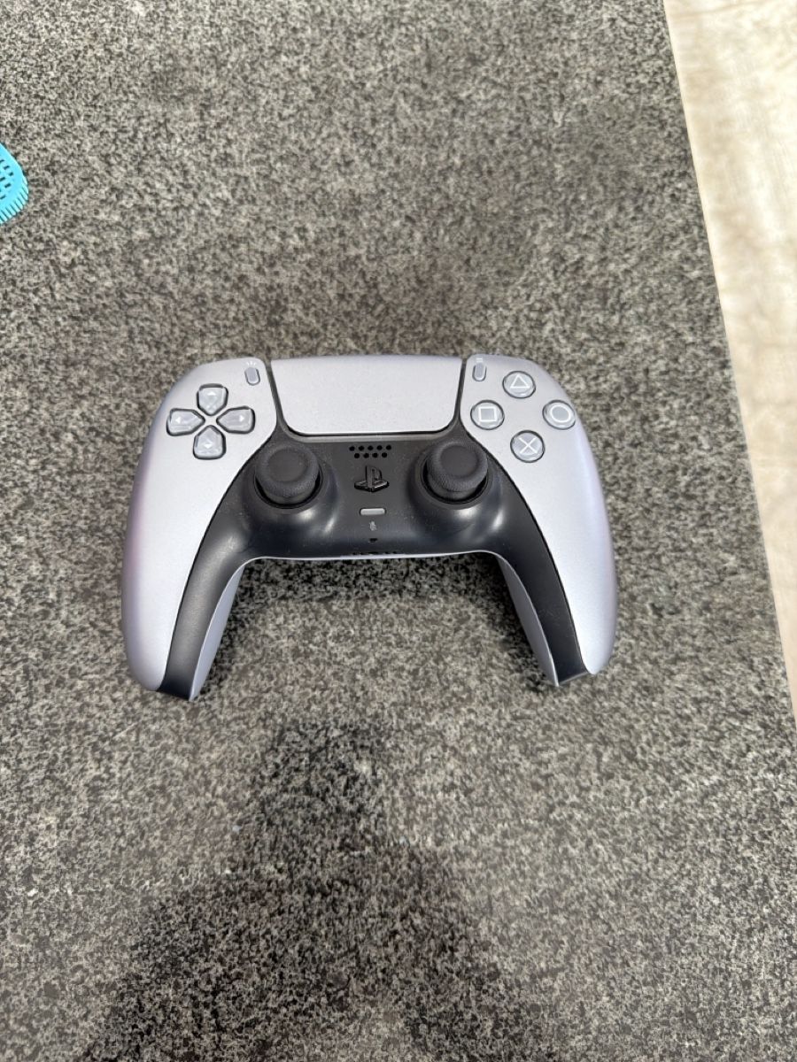 Sony Manettes: Playstation 5 Controller – D'occasion à Zofingen par ome_5n2w