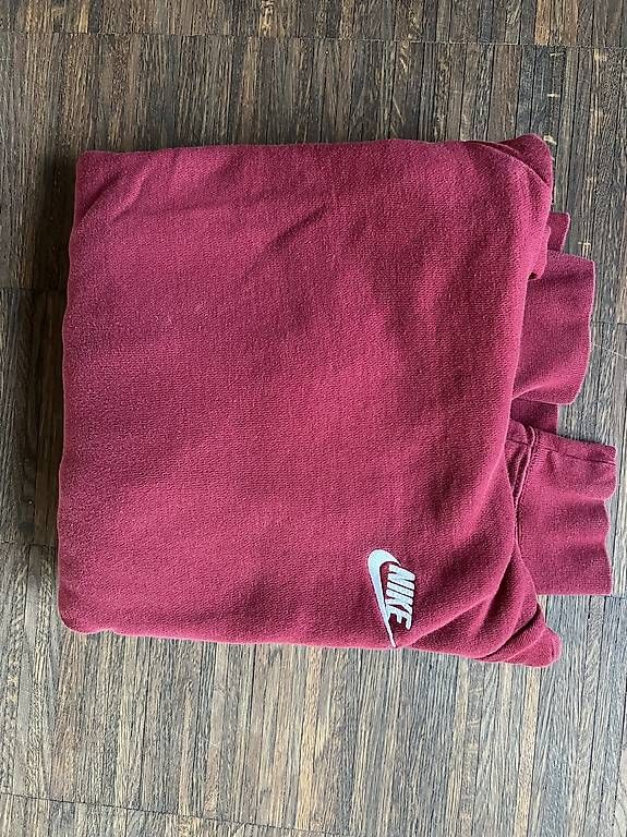 Maglioni & Felpe: Nike Pullover zu verkaufen – Usato da Arlesheim venduto da sel_n57l 1