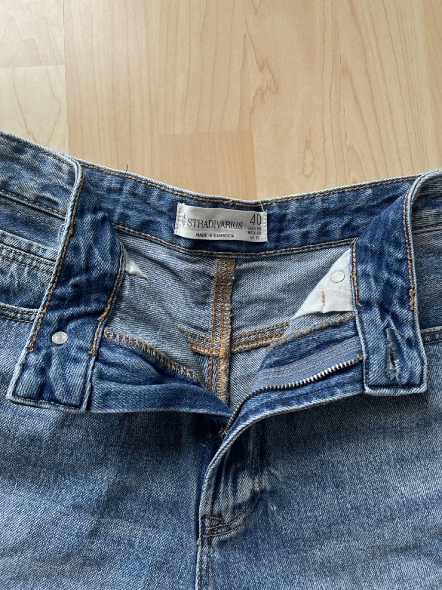 Stradivarius Pantaloni: Stradivarius Jeans Short, Grösse M/40 – Nuovo (secondo la descrizione) da Sissach venduto da nelimas 2