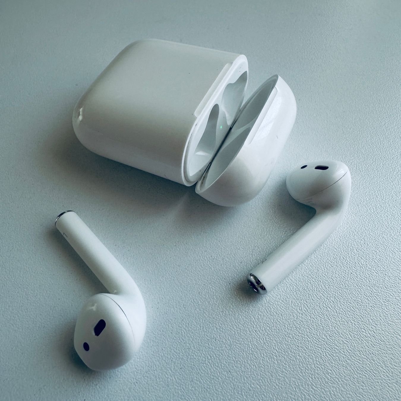 Apple Cuffie: Original Apple AirPods 2 Kopfhörer Wireless Lightning Kabel – Usato da Basel venduto da MY.AIRPODS.SHOP 3