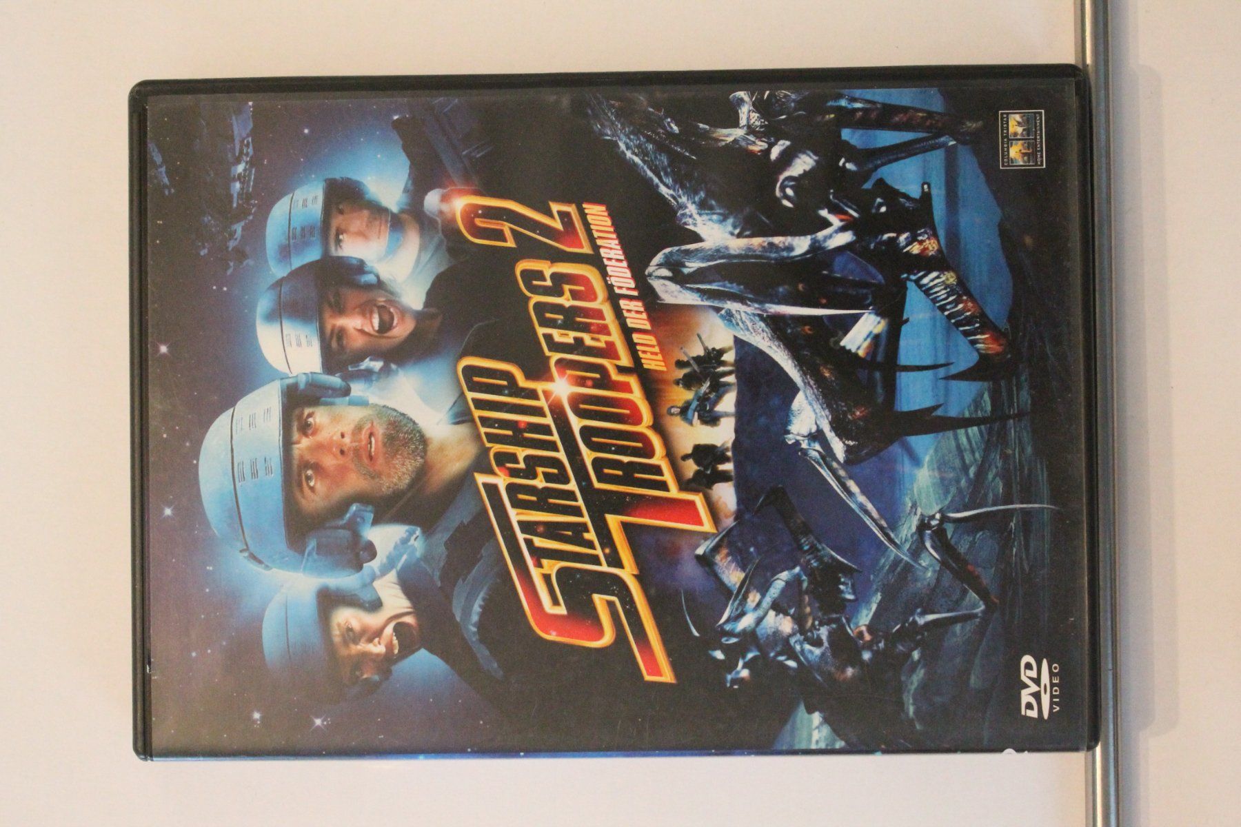 Tutti i DVDs: Starship Roopers 2 - Held der Föderation – Usato da Grenchen venduto da Manuel.We