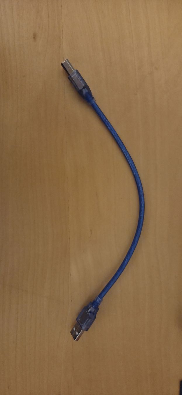 Arduino Composants électroniques: Mikrocontroller Arduino Uno mit Gehäuse und USB Kabel – D'occasion à Herzogenbuchsee par Simu404 1