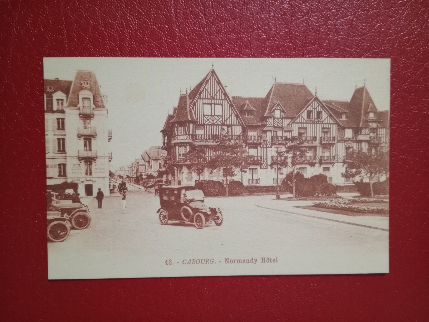 Cartes postales: AK France Cabourg Normandy Oldtimer Hotel – D'occasion à Küttigen par Melisch1000