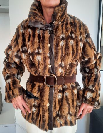 Tigerfelljacke; warm gefüttert und modisch; M (Kunstfell)