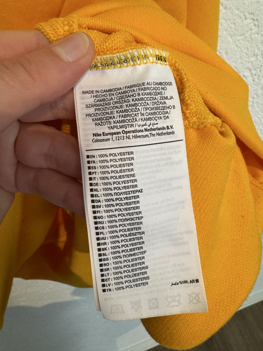 Nike Pullover & Sweatshirts: Nike Sweater Pullover oversized gelb orange Glitzer Gr. S – Gebraucht aus Fislisbach von KolibriSecondhand 9