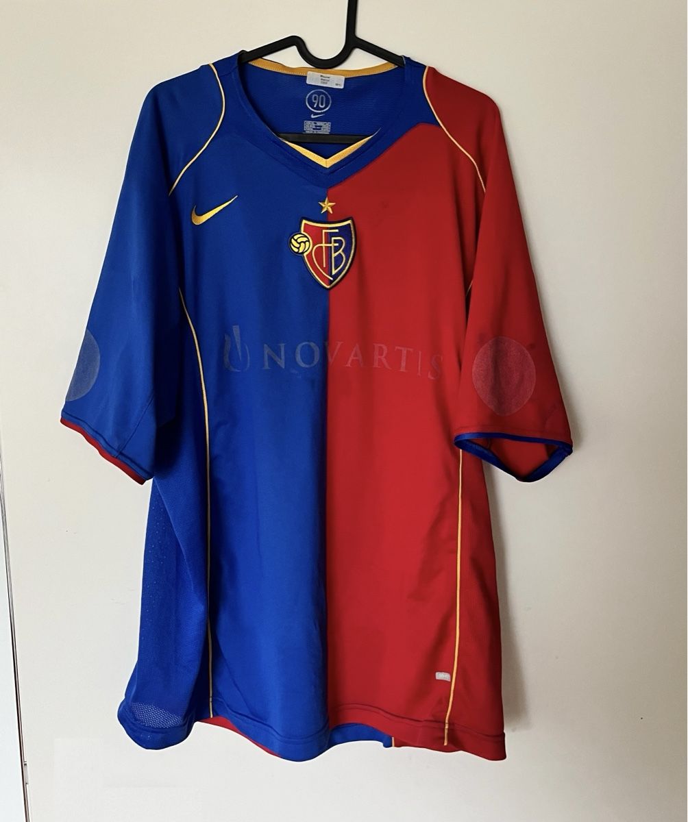 Nike Leibchen & Hosen: Fc Basel Nike Trikot FCB – Gebraucht aus Füllinsdorf von