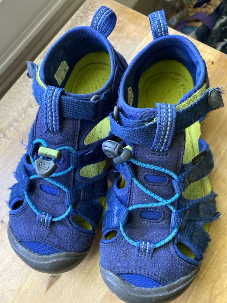 Keen Scarpe per ragazzi: KEEN Kinder Sandalen Gr. 34 – Usato da Schüpfen venduto da Linaco
