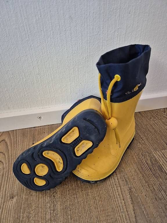 Scarpe per ragazzi: Gummistiefel Grösse 22 – Usato da Horw venduto da arco35 1