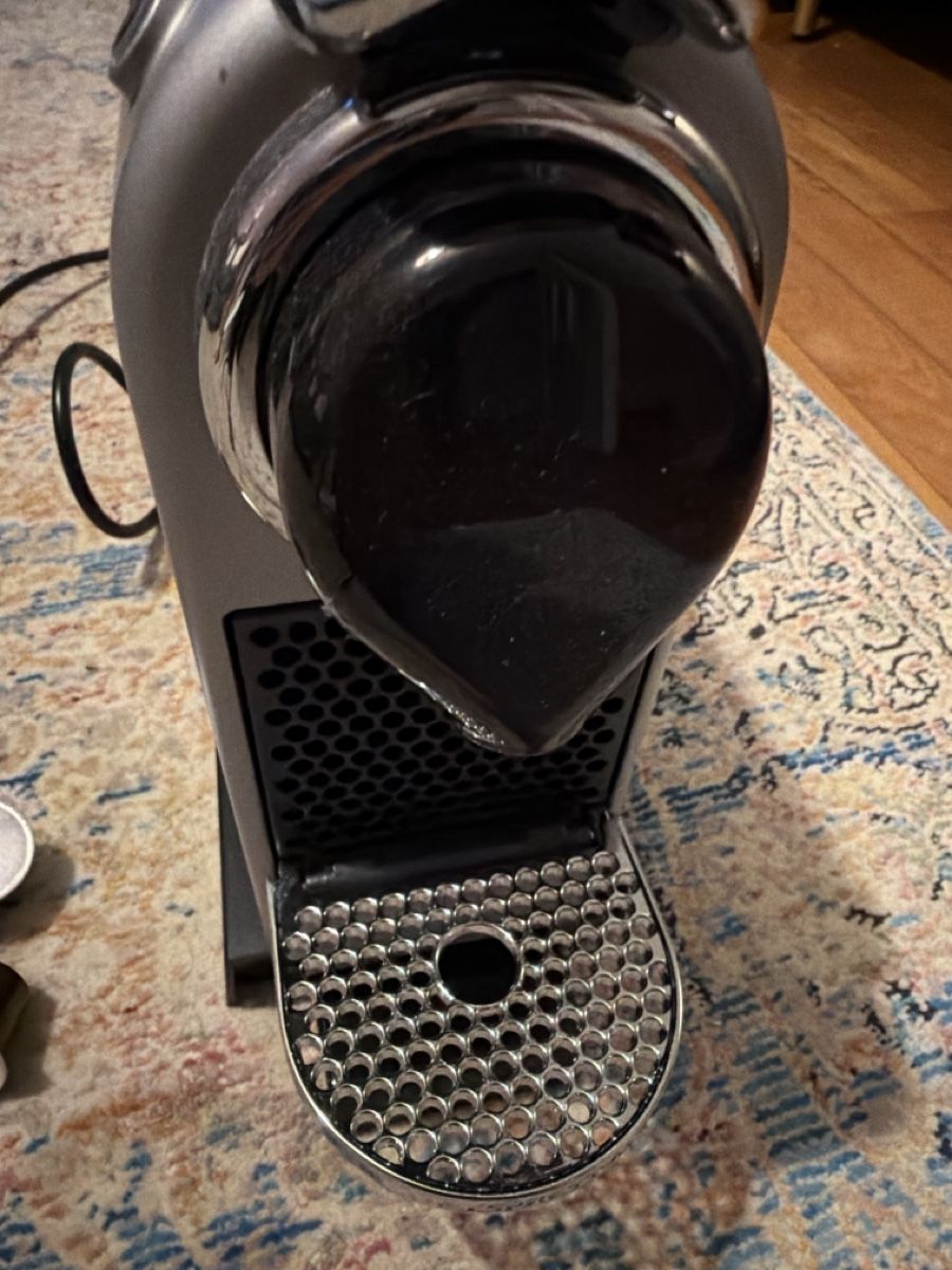 Nespresso Kaffeemaschinen & Espressomaschinen: Kaffeemaschine Nespresso Pixie silber gebrauchter Zustand – Gebraucht aus Wahlen b. Laufen von Salome7 2