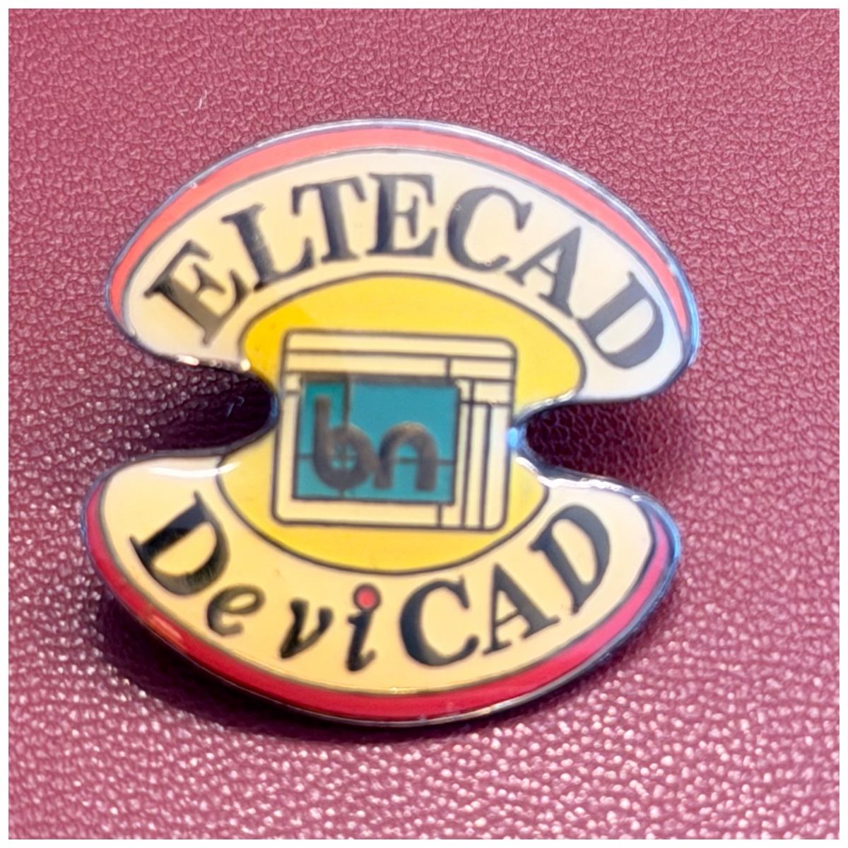 Plaquettes & Badges: Pin - CAD-Softwareprodukte ELTECAD und DeviCAD – Neuf (Voir description) à Schlieren par RoPue