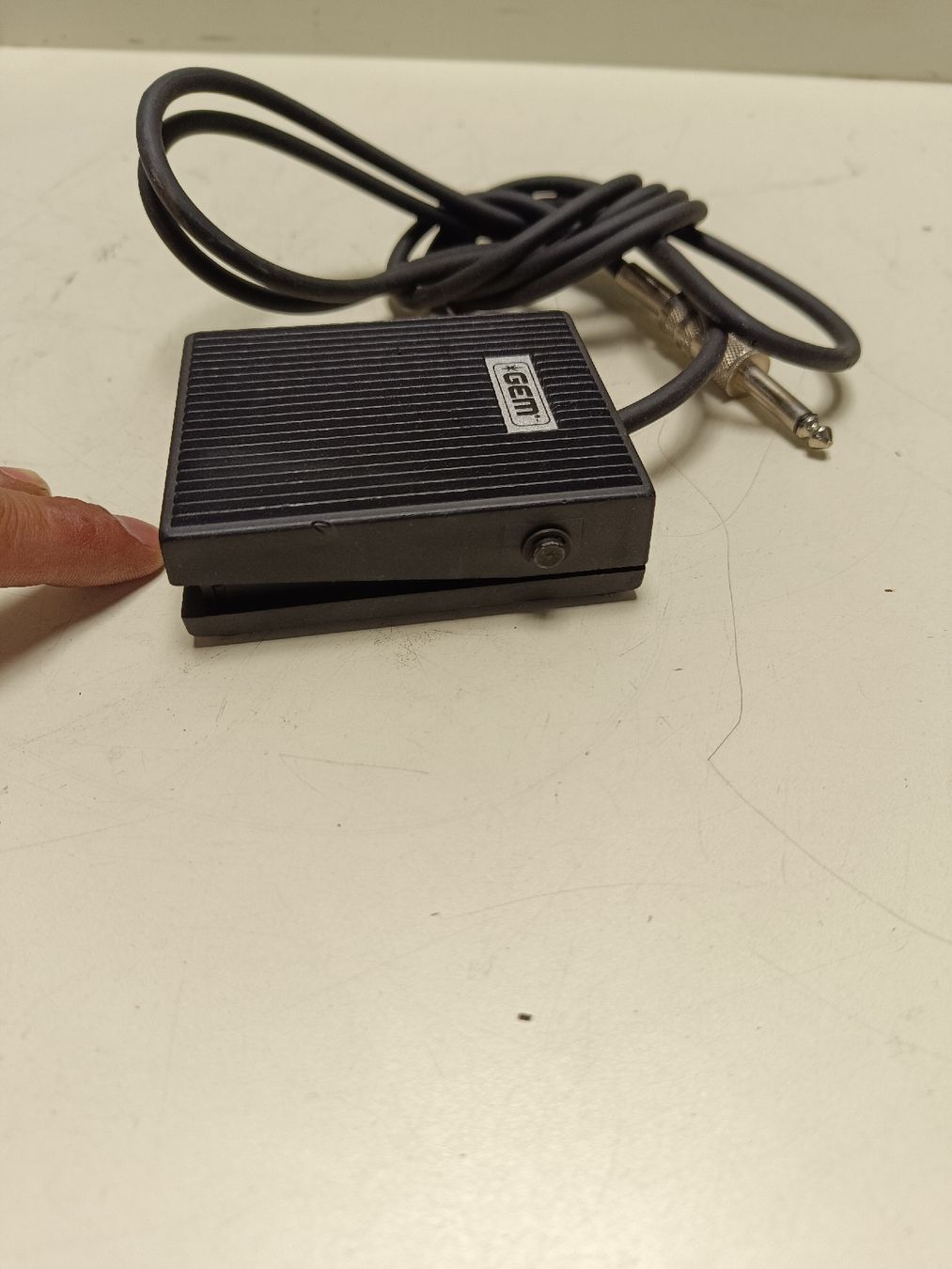 Strumenti musicali: GEM Expression Pedal für Keyboard -(em76) – Usato da Künten venduto da Schnaepplihuus 3
