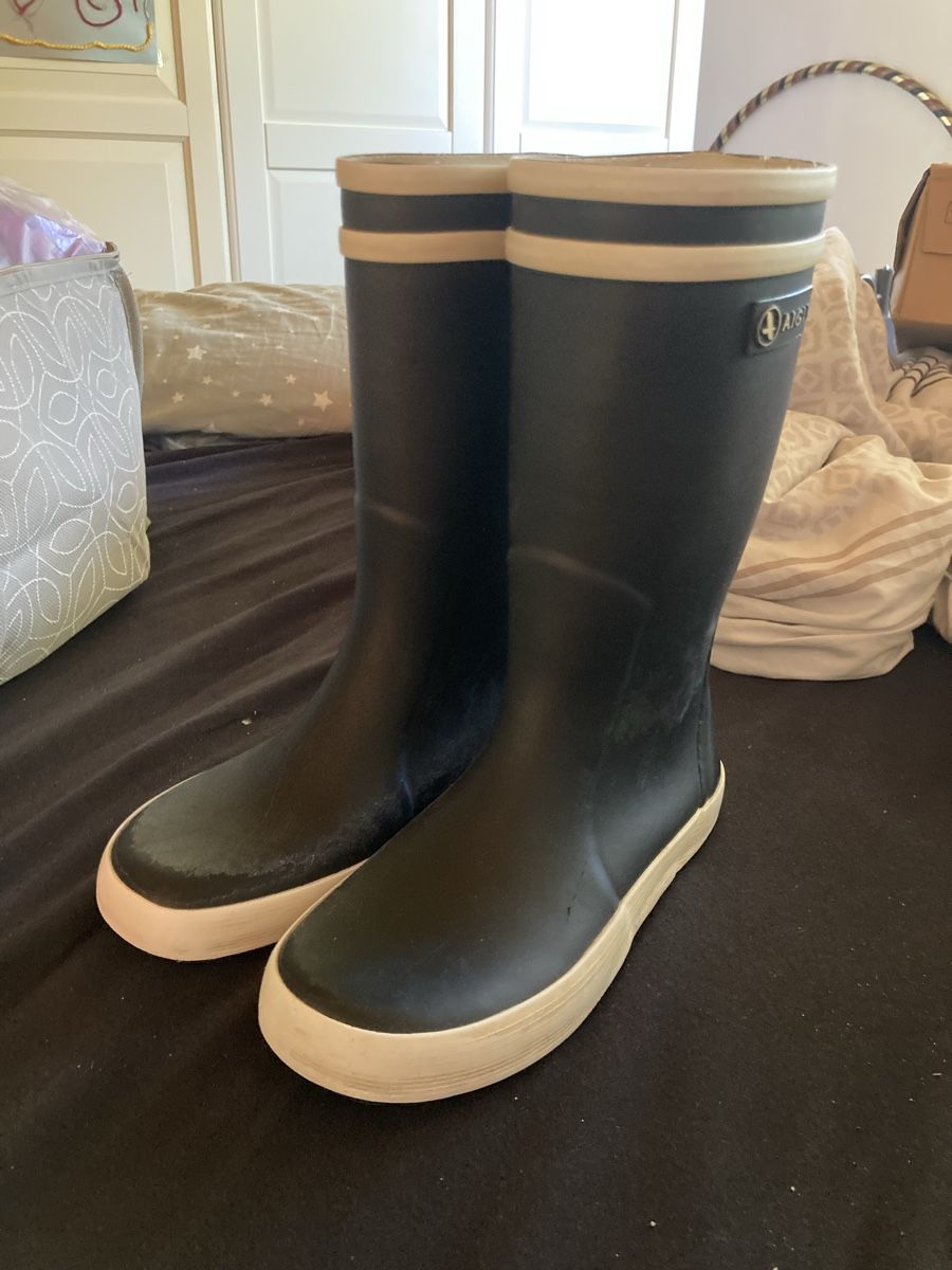 Scarpe per ragazzi: Gummistiefel schwarz Gr 30 Aigle – Usato da Effingen venduto da Schwarzefina