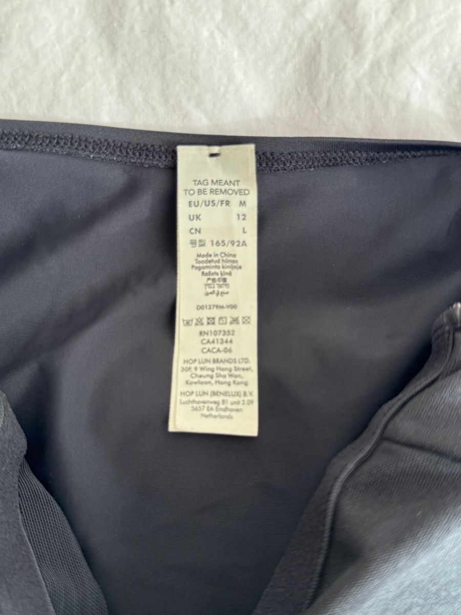 Costumi da bagno & Bikini: Chic One-Piece Swimsuit - Size M - Black Color – Usato da Zürich venduto da Tanja_G88 2