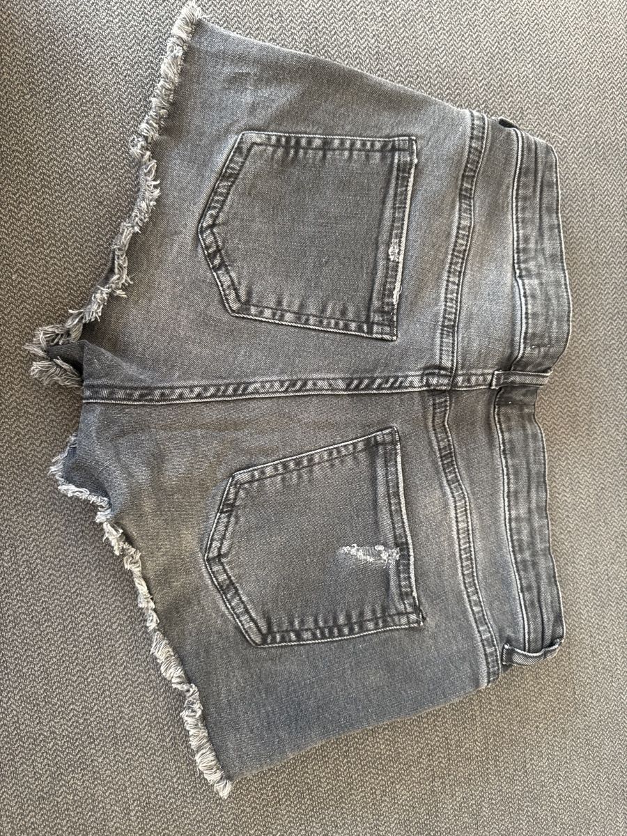 H&M Jeans: H&M Jeans Shorts, Grösse 34 – Usato da Burgdorf venduto da Lou-123 1
