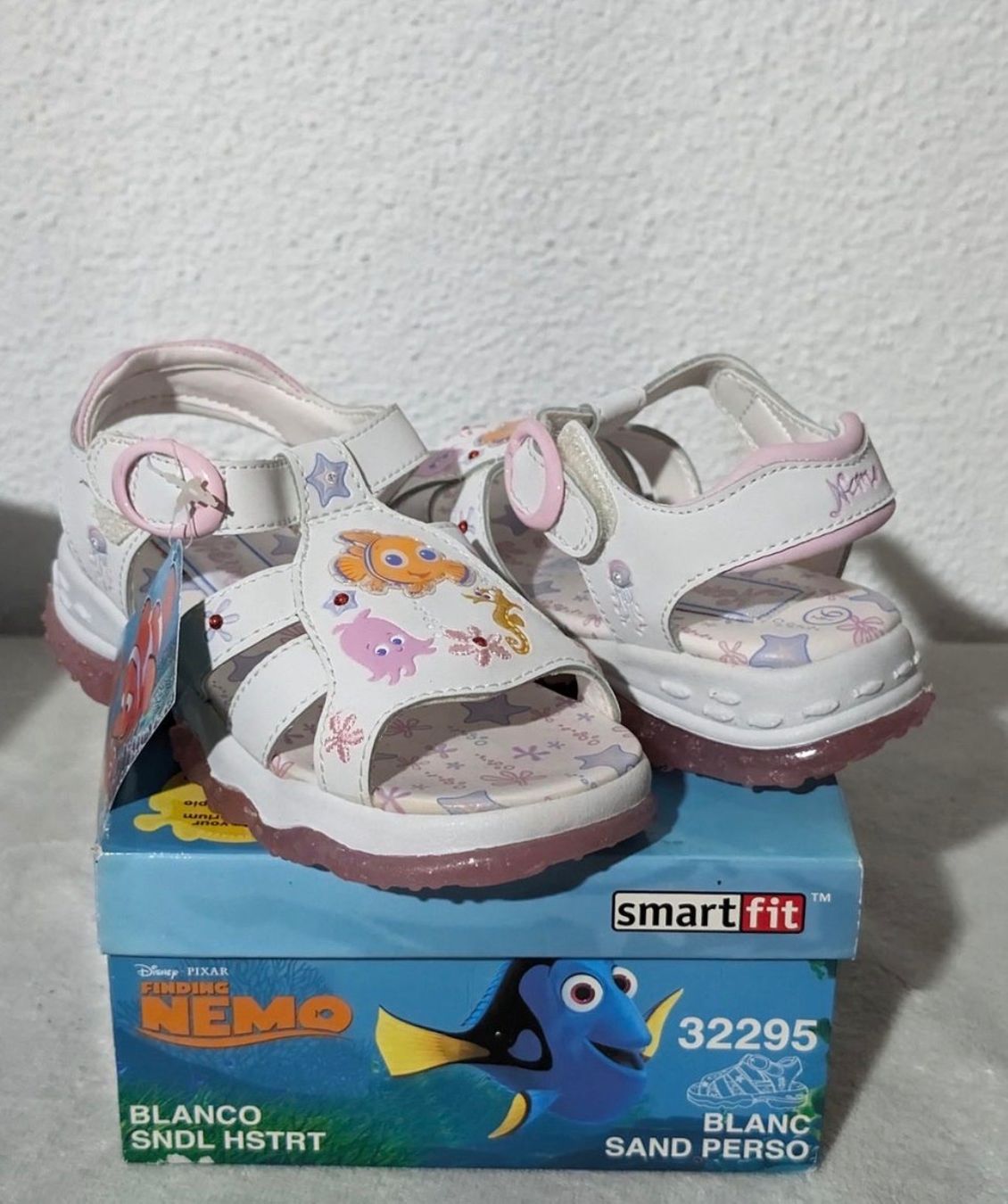 Chaussures filles: Smart fit Nemo Schuhe leuchtend Gr.26.5 – Neuf avec emballage d'origine à Rümlang par Jennyanna