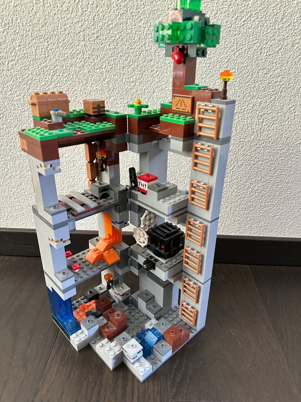Lego Kit di costruzioni: LEGO Minecraft 21147 The Bedrock Adventures – Usato da Pianezzo venduto da fil_fv5l 3