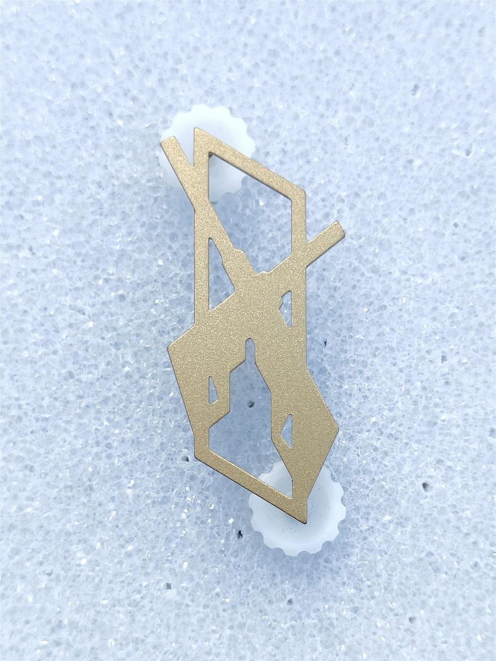 Placchette & Badge: Metallabzeichen Füsilier Variante 1 – Usato da Bauma venduto da SwissMilitaria