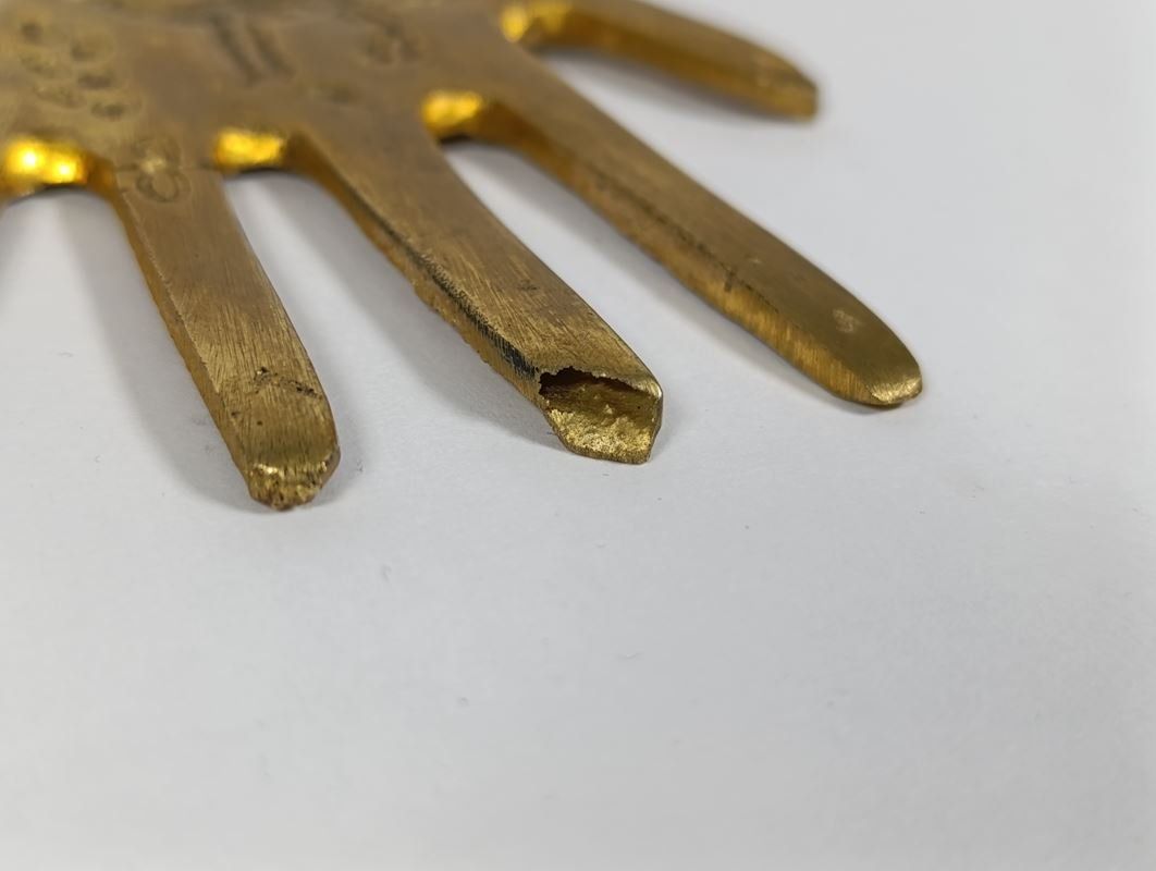 Apribottiglie & Tappi per chiusura: Décapsuleur laiton en forme de main de Fatma – Usato da Thielle venduto da Plusvalue_Neuchatel 2