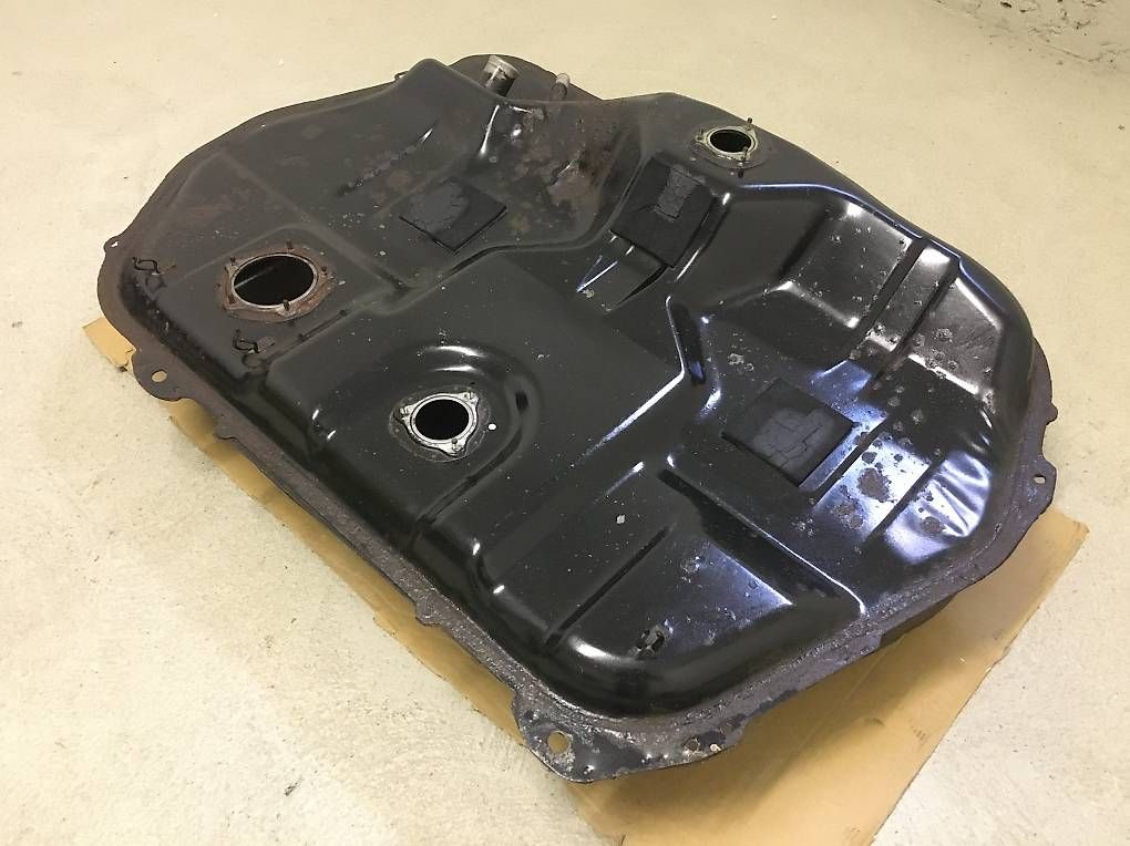 Accessori per altri veicoli: Mitsubishi Colt CA0/CAO Benzintank – Usato da Gipf-Oberfrick venduto da CNe 1