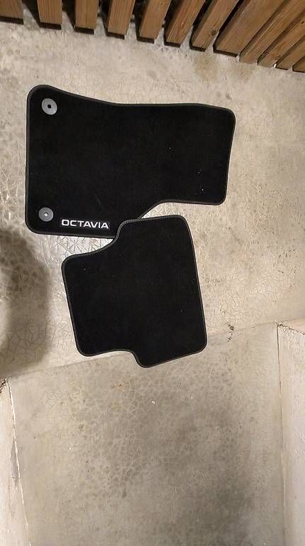 Tappeti & Tappetini: Tapis Skoda Octavia neufs  – Usato da Champagne venduto da Leomilo19