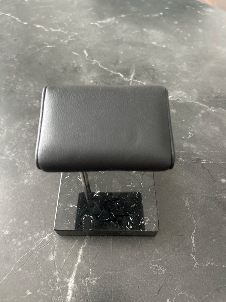 Altri accessori per orologi: The Watch Stand Single Black & Silver mit Originalbox – Nuovo (secondo la descrizione) da Schmitten FR venduto da jan.ackermann 1