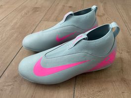 Fussballschuhe von Nike Gr. 38.5 NEU