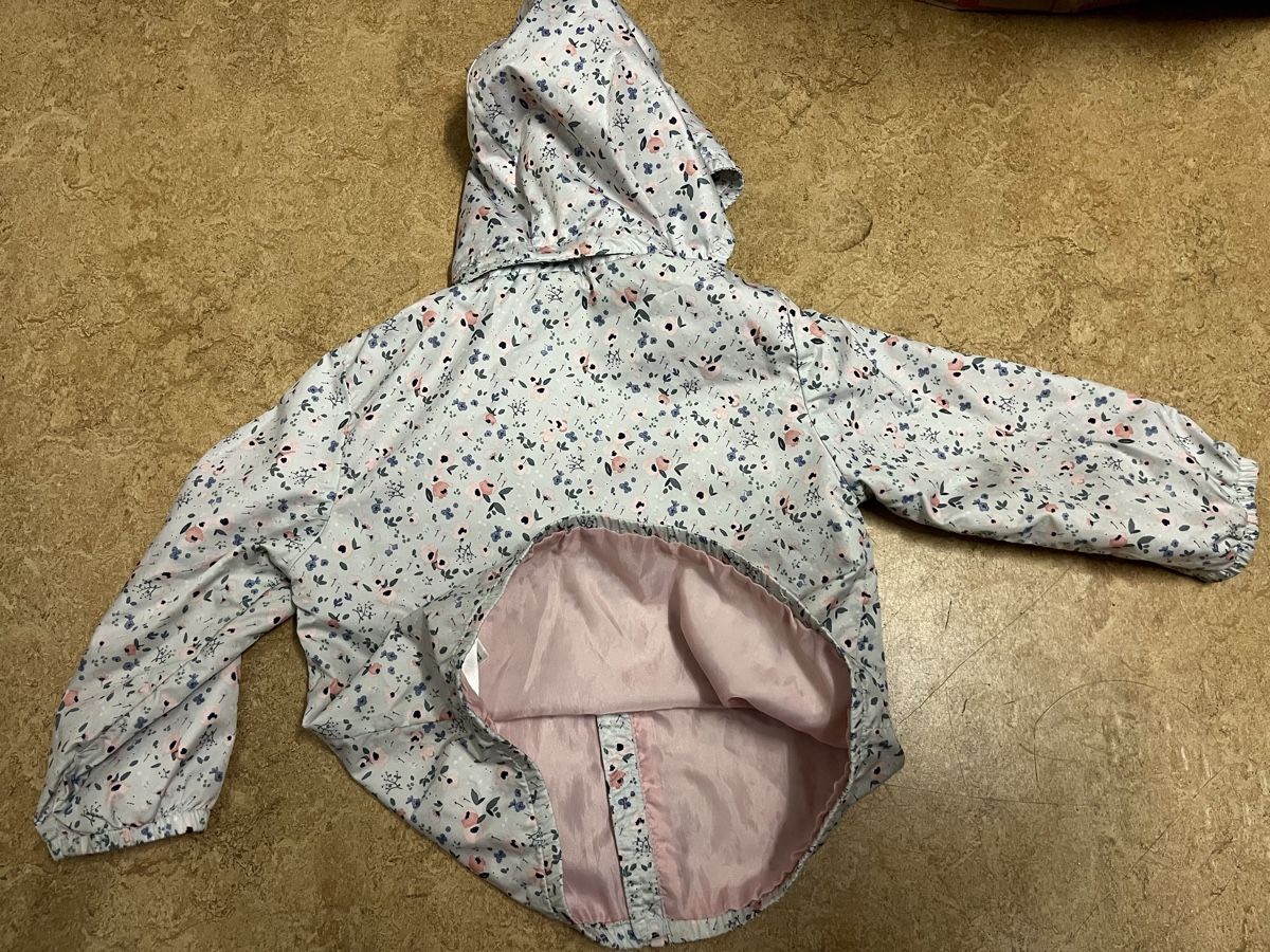H&M Giacche & Cappotti: Leichtes Jäkchen Mädchen Grösse 92 – Usato da Uster venduto da remsi_benemsi 1