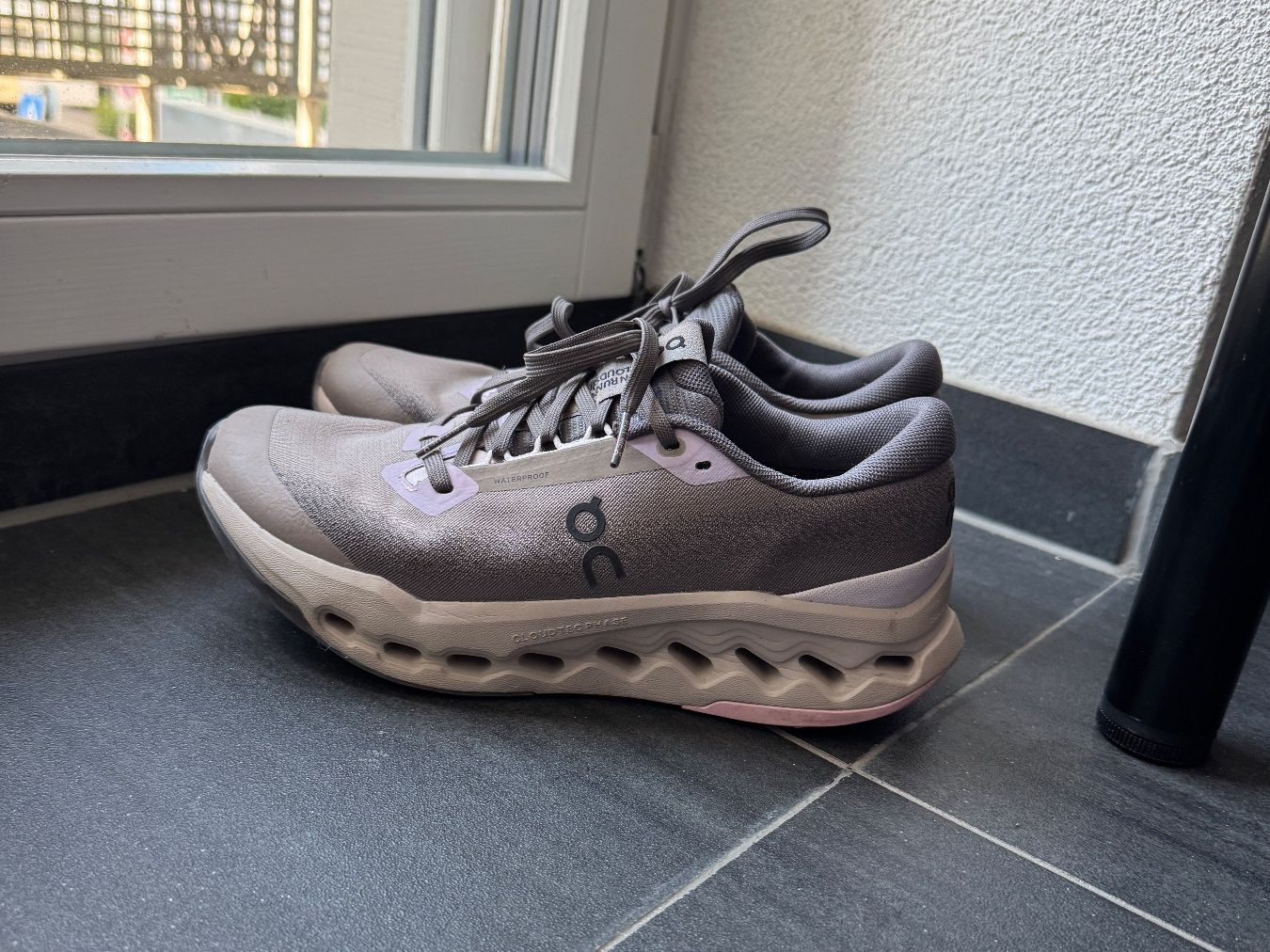 On Scarpe da donna: Cloudsurfer Trail 2 Waterproof Damen Trailrunningschuh – Nuovo (secondo la descrizione) da Zürich venduto da nin_76pq