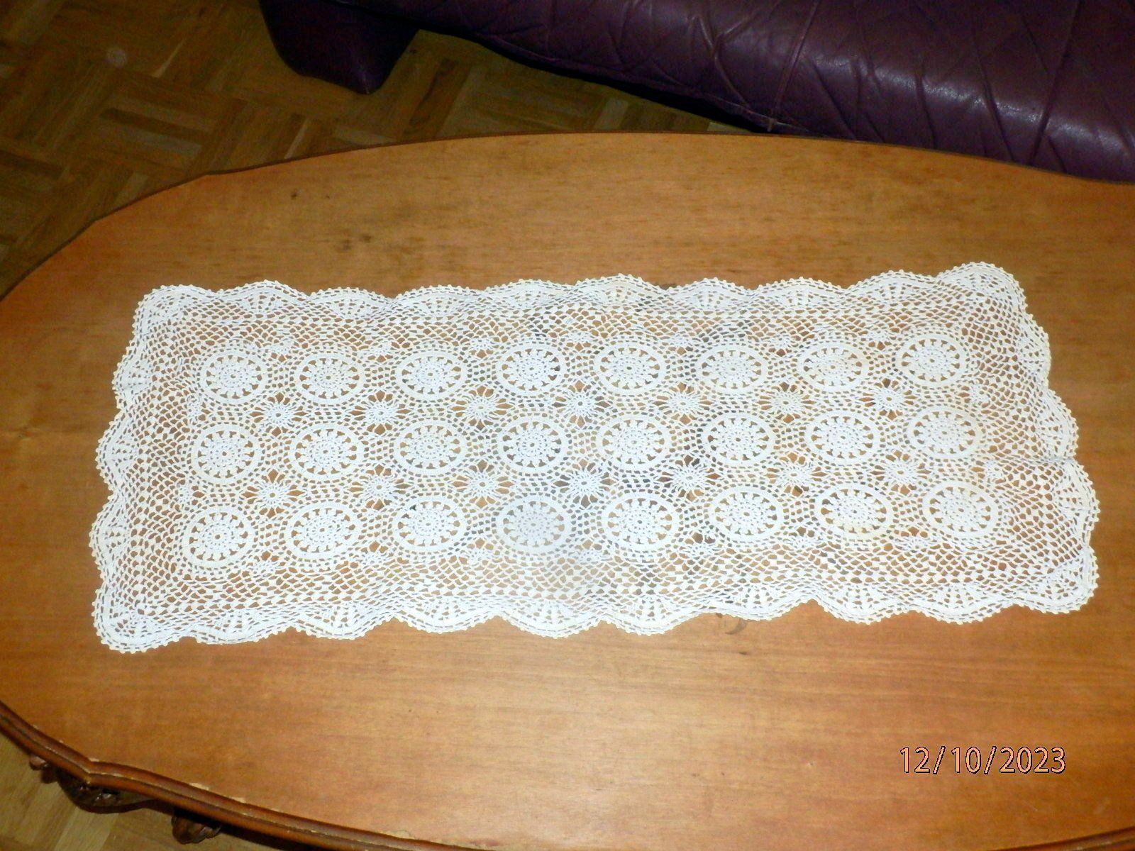 Sonstige Tischwäsche: Tischläufer,  hellbeige, handgehäkelt, 75 x 30cm, gebraucht – Gebraucht aus Ueberstorf von dinbau 1