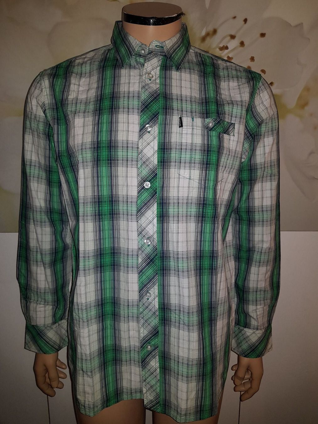 Rip Curl Hemden: RIPCURL Chemise / Hemd Taille / Grosse M – Gebraucht aus Cossonay-ville von Super-Price-Quality
