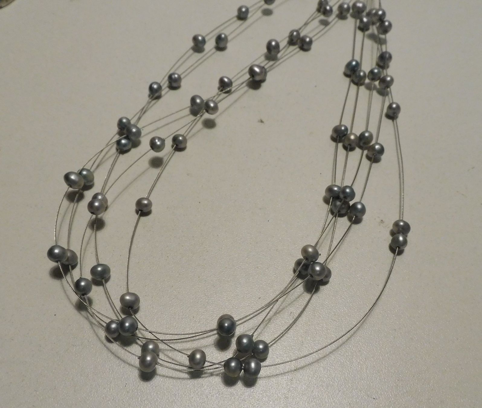 Perlen (unechte): Schmuck Perlenkette - Perlenkette denke Süsswasser – Gebraucht aus Sursee von 76 6