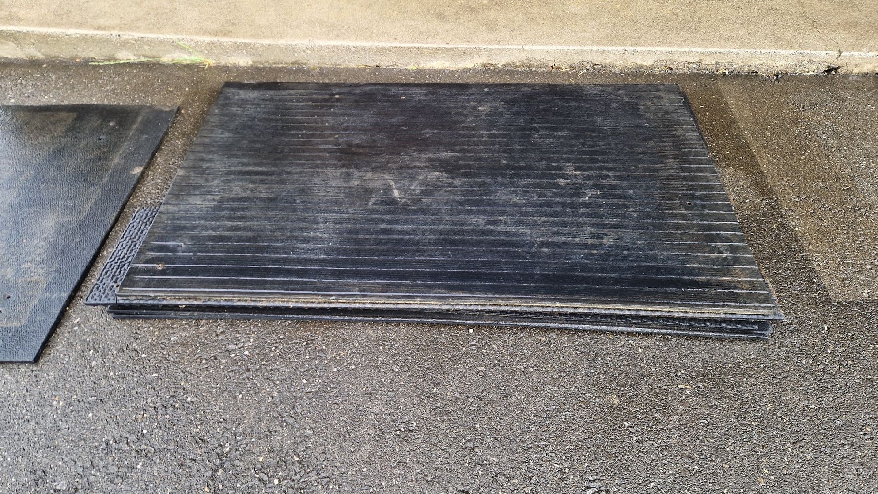 Tapis de sol: Stall Gummimatten – D'occasion à Kerns par 2peter210 1