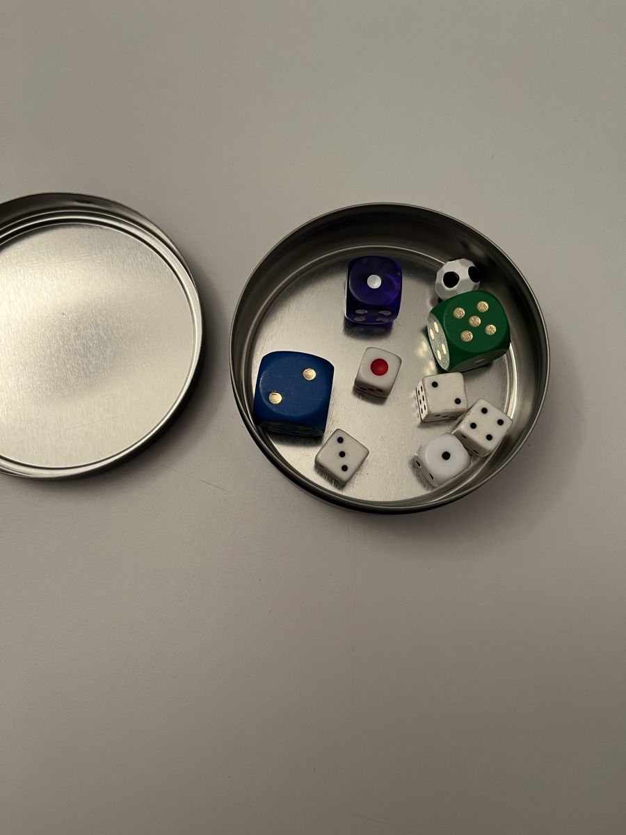 Spiele: Diverse Würfel, lot, verschiedene 9 – Gebraucht aus Zürich von Richard_En_Passant