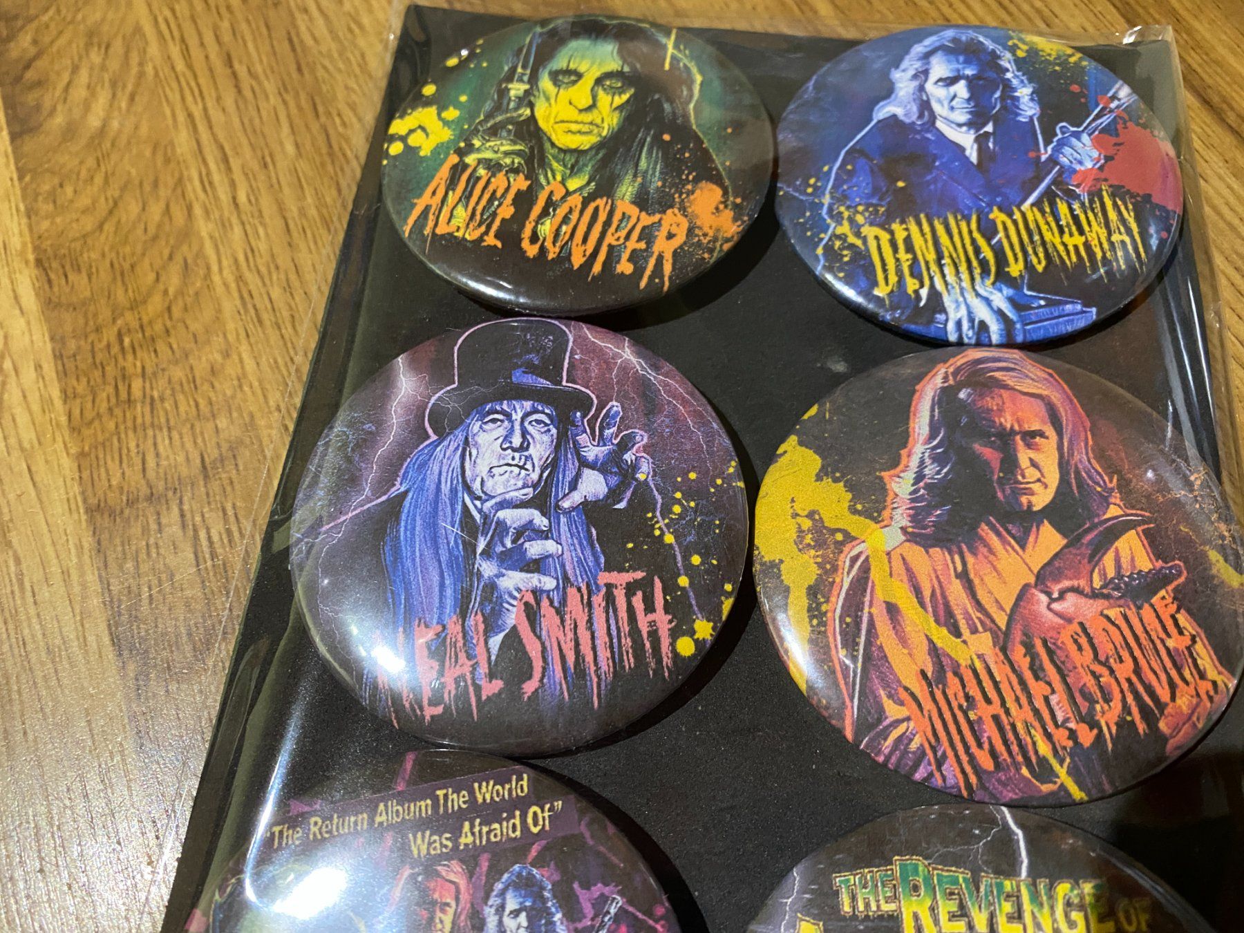 Placchette & Badge: A.Cooper Ansteck Badges – Nuovo e nell'imballaggio originale da Basel venduto da VinylLover68 5