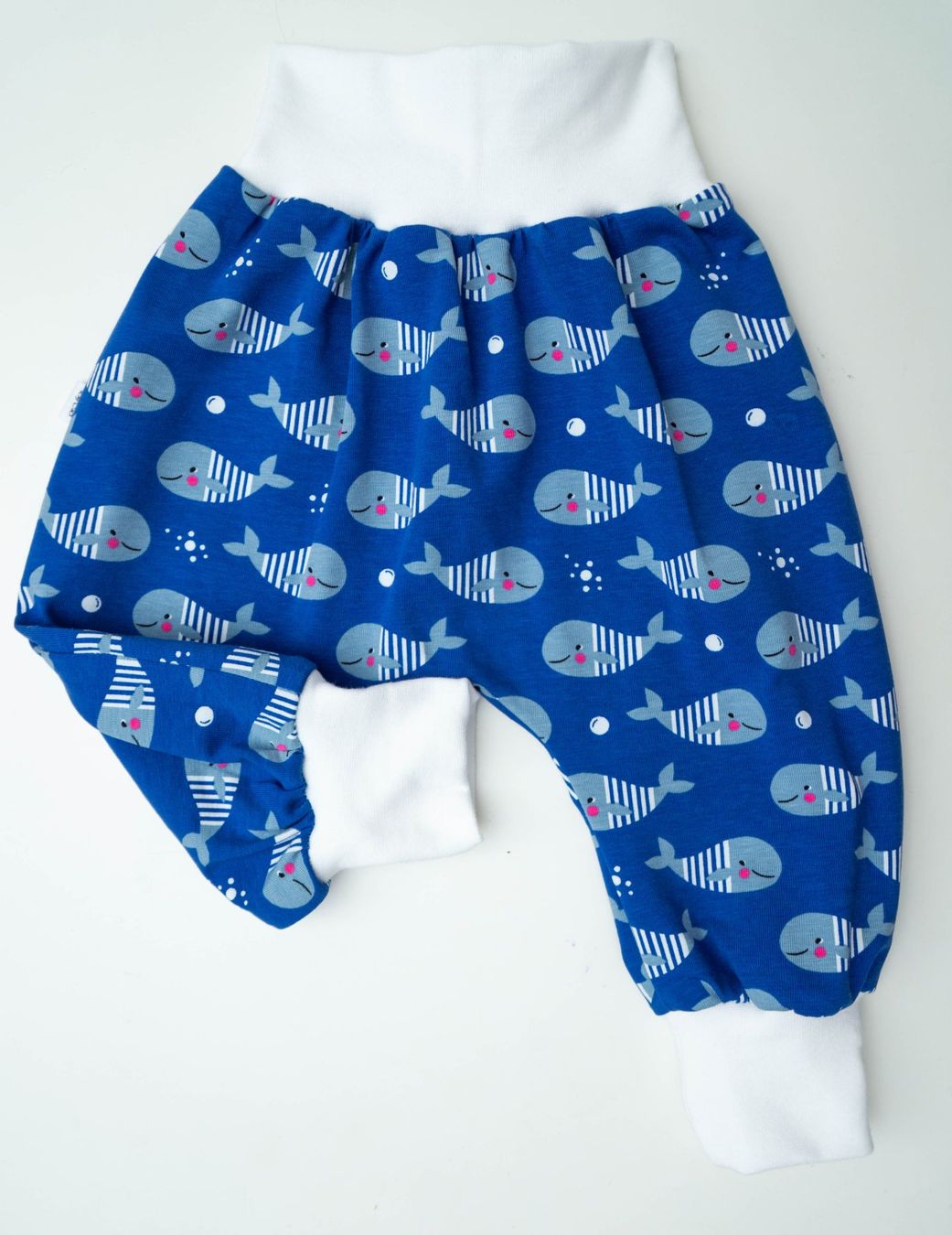 Pantaloni: Pumphose mit Walen Gr. 62/68 - NEU – Nuovo e nell'imballaggio originale da Zürich venduto da sambaum