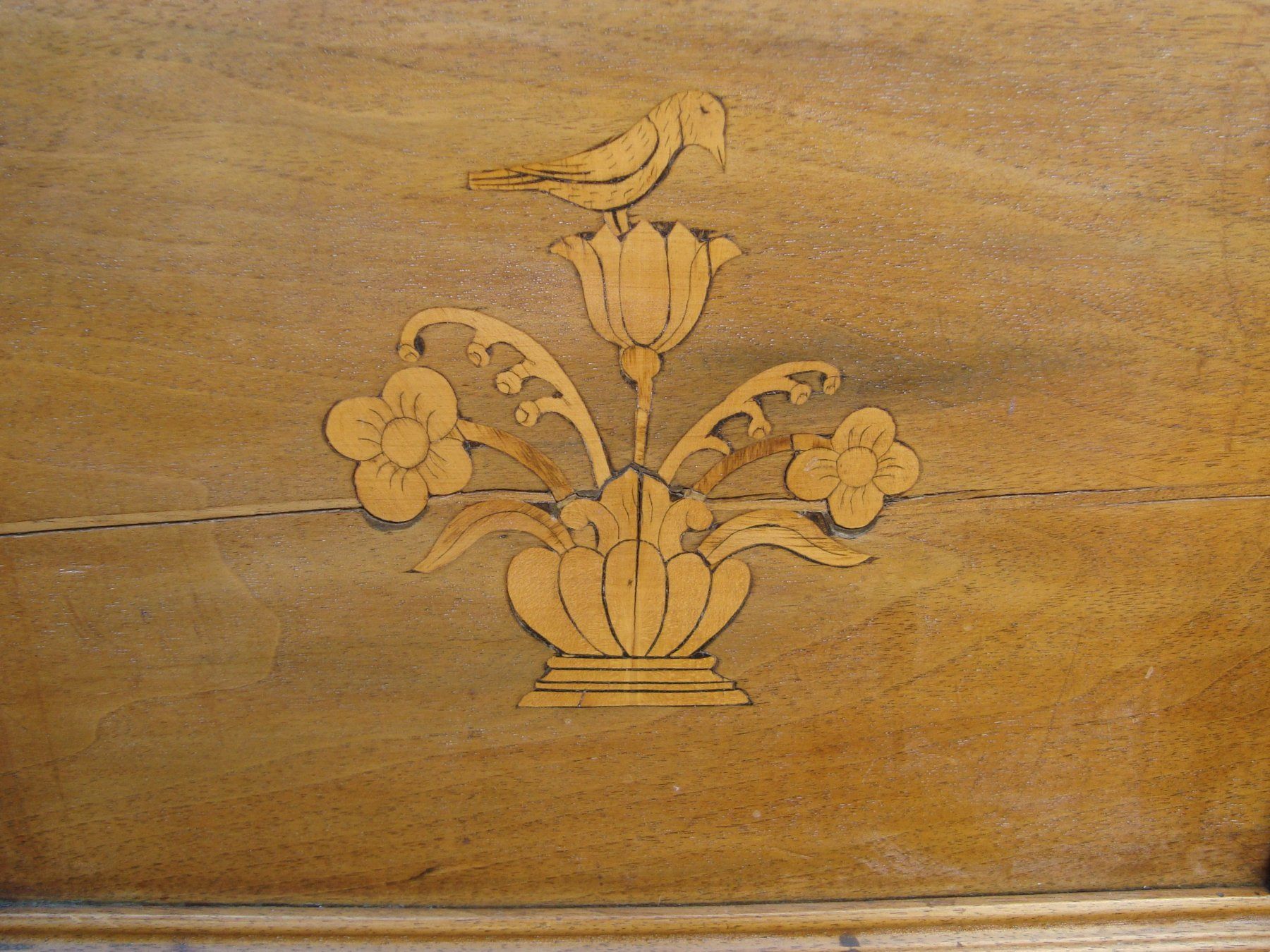 Cassapanche: Biedermeier Truhe mit Intarsien, Nussbaumholz – Usato da Oberdorf NW venduto da Lufao 7