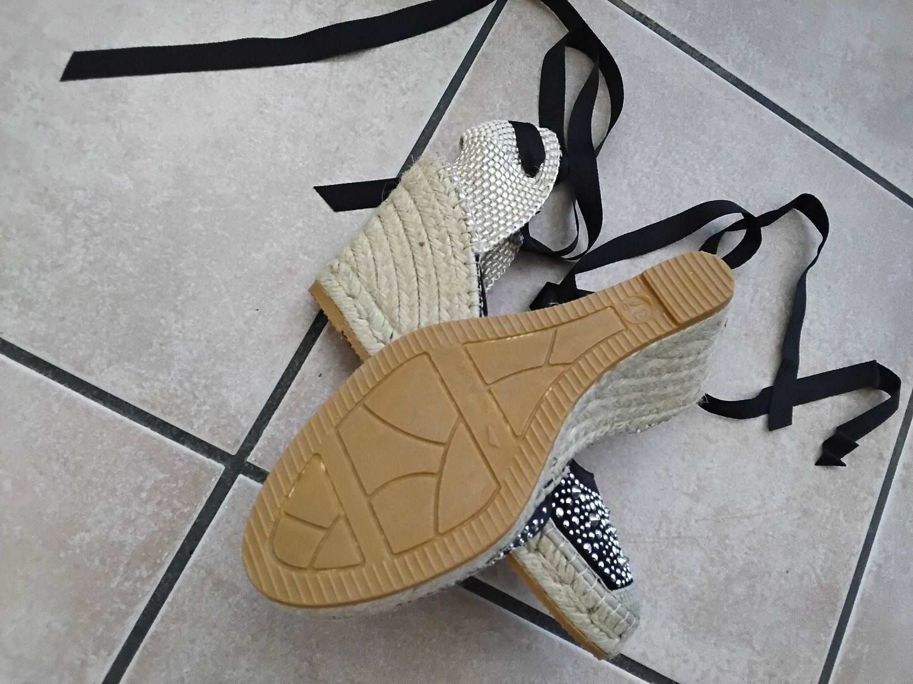Damenschuhe: Espadrilles compensées à lacets noires décorées T37 – Neu und originalverpackt aus Chêne-Bourg von Fio994 3