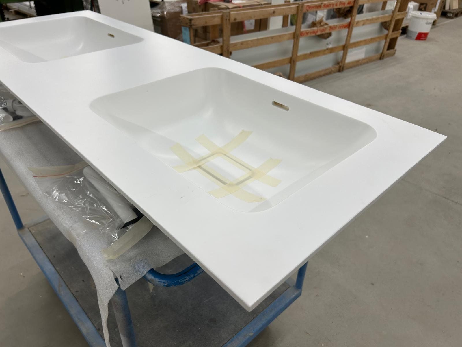 Lavabi & lavandini: Waschtisch Corian 12 mmm glacier white – Nuovo (secondo la descrizione) da Wohlen AG venduto da rsWohlen 3