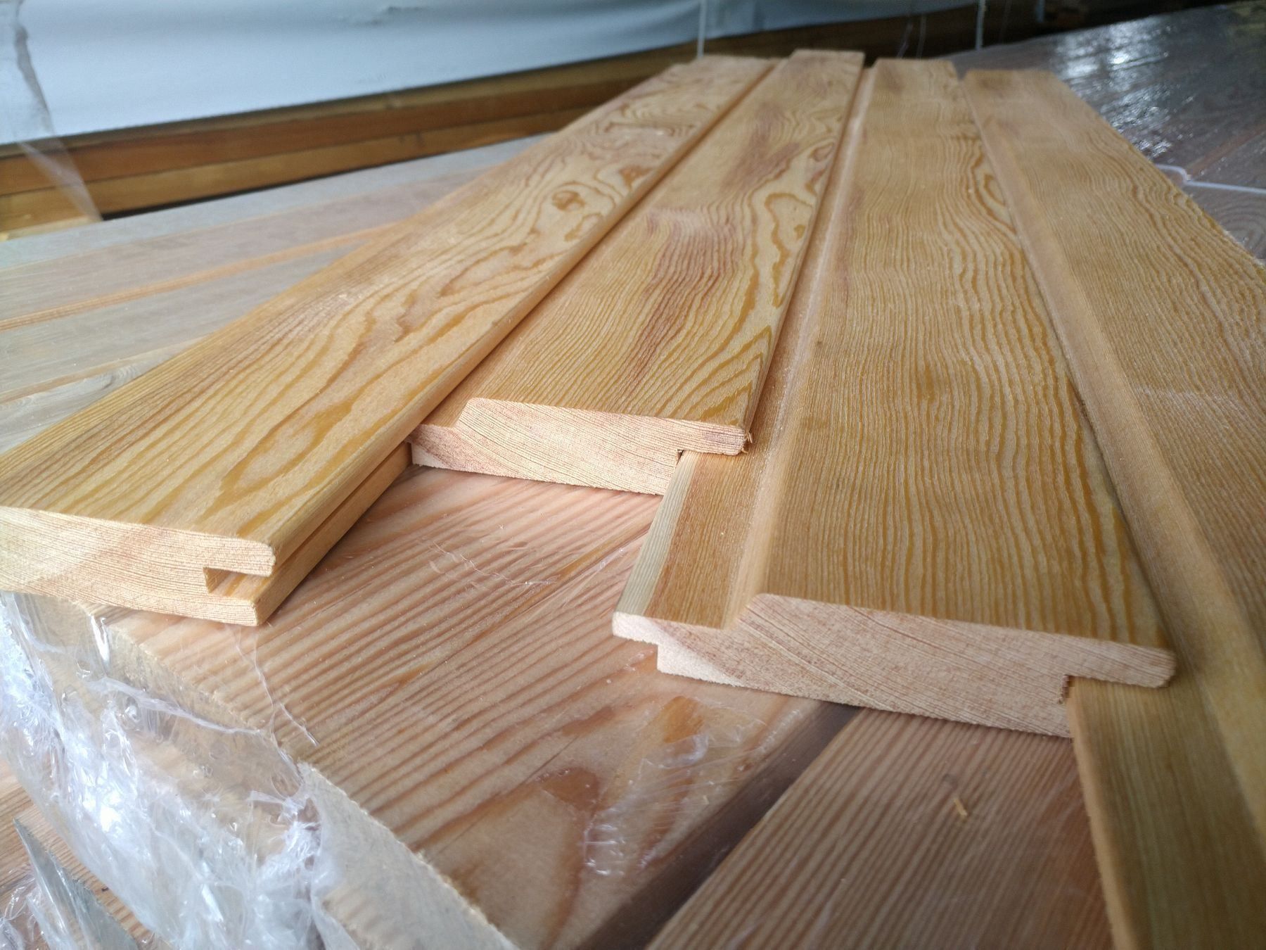 Articoli in legno: Stülpschalung Täfer Sichtschutz Leisten – Usato da Basel venduto da e-swiss 4