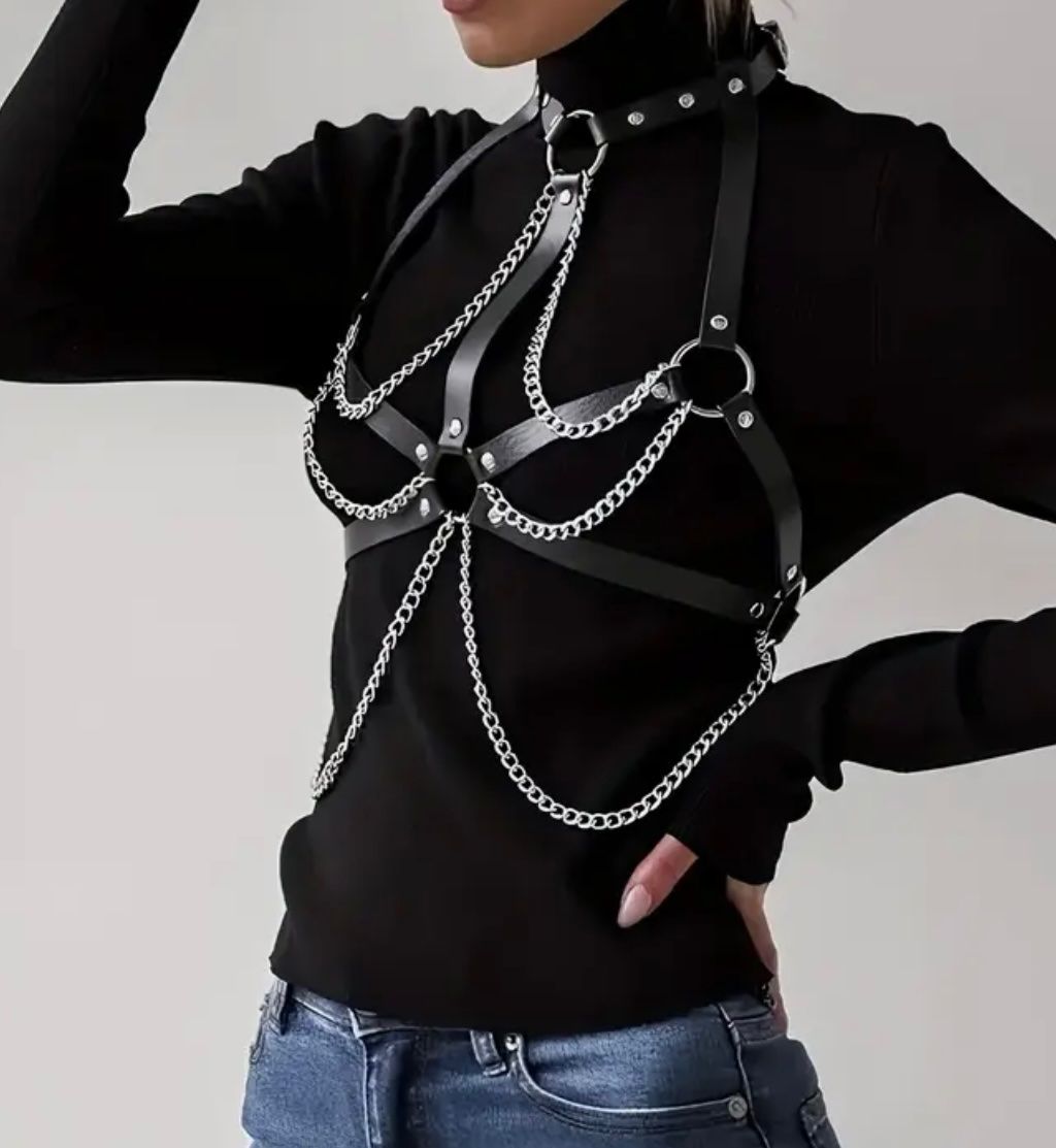 Tops: Corsetto -Top-in Pelle con Catene e Borchie - Nero – Neuf avec emballage d'origine à Gordevio par LanaZimm 1