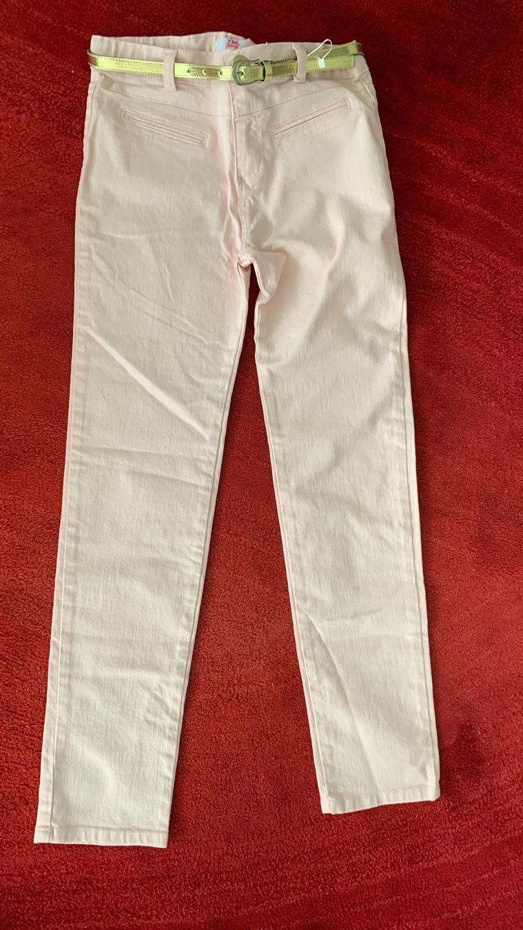 Pantaloni: NEU Mädchenjeans rosa 13/14 J. – Nuovo (secondo la descrizione) da Biel-Benken BL venduto da BelginE 2