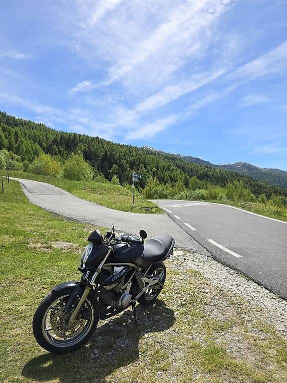 Kawasaki Strada: Kawasaki ER-6n ABS – Usato da Schönholzerswilen venduto da Wijocknas 1