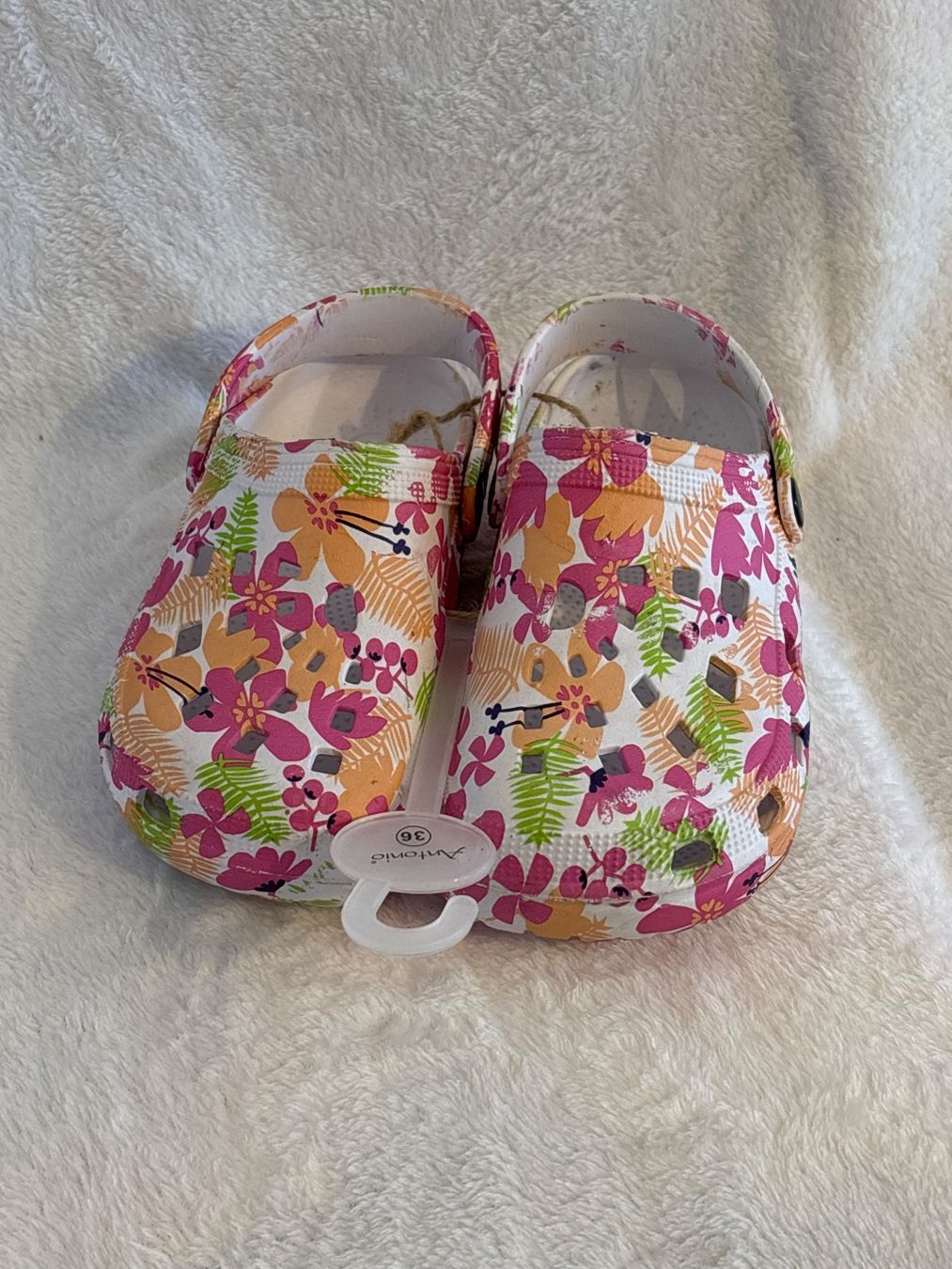 Scarpe da donna: Hausschuhe/Gartenschuhe Blumenmuster, Gr. 36 – Nuovo e nell'imballaggio originale da Oberegg venduto da MR-shop