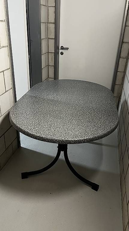 Set di tavolo e panche: Gartentisch klappbar mit 6 Stühlen – Usato da Niederrohrdorf venduto da Pingu1987