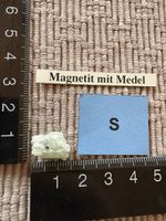 mini Magnesit auf Medel Stein